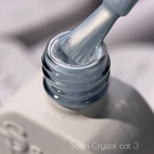 SAGA. Cat's Eye Gel Polish "Crystal Cat", #03, 10 ml. Гель-лак кришталеве "Котяче око"