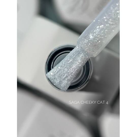 SAGA. Cat's Eye Gel Polish "Cheeky Cat", #04, 10 ml. Гель-лак "Котяче око"