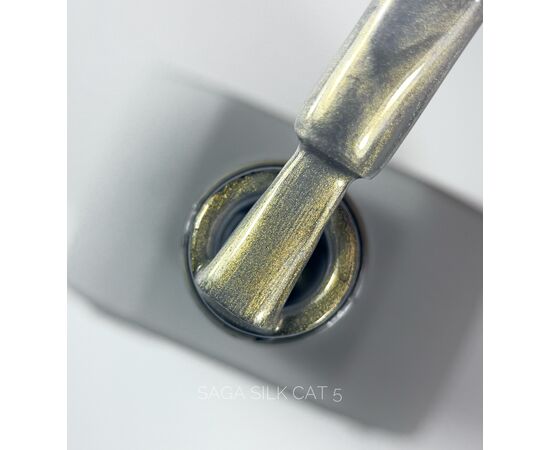 SAGA. Cat's Eye Gel Polish "Silk Cat", #05, 10 ml. Гель-лак "Котяче око" з перламутром #2