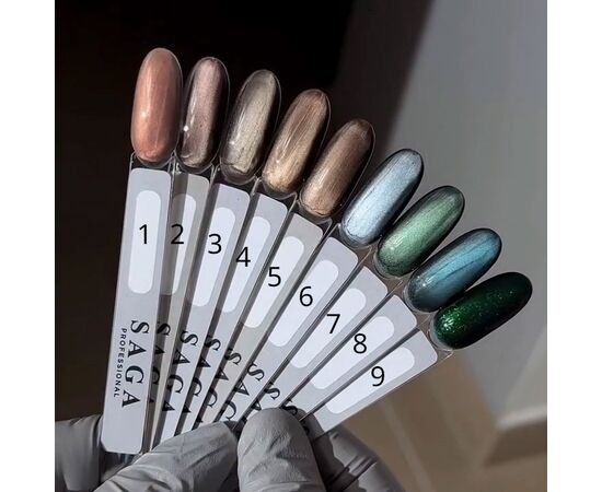 SAGA. Cat's Eye Gel Polish "Dream Cat", #04, 10 ml. Гель-лак "Котяче око" кришталевий #4