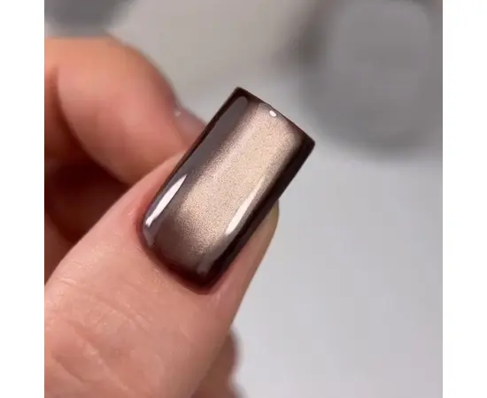 SAGA. Cat's Eye Gel Polish "Dream Cat", #02, 10 ml. Гель-лак "Котяче око" кришталевий #3