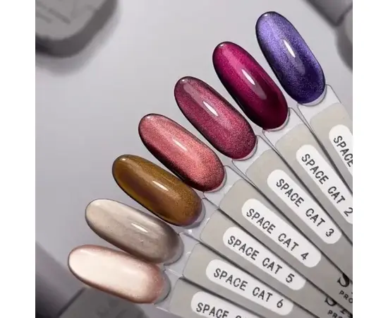 SAGA. Cat's Eye Gel Polish "Space Cat", #03, 10 ml. Гель-лак "Котяче око" #5