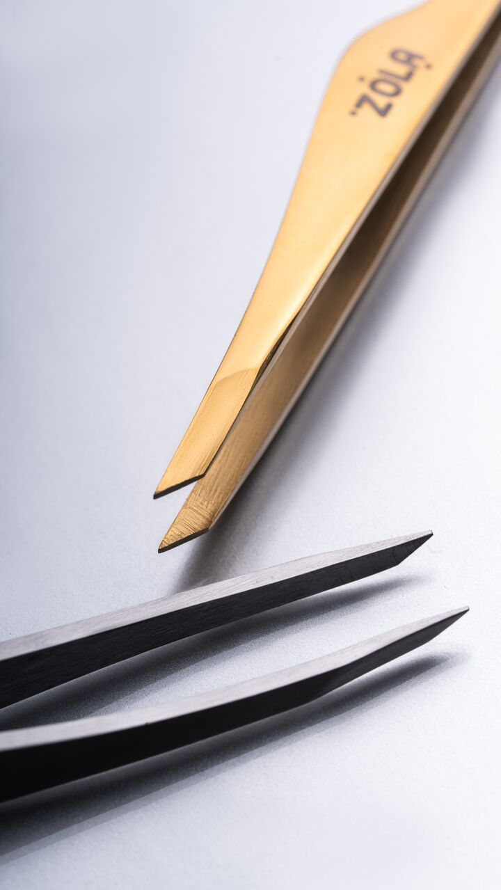 ZOLA. Eyebrow Tweezer "Premium Series". Gold. Пінцет професійний для брів, золотий #5