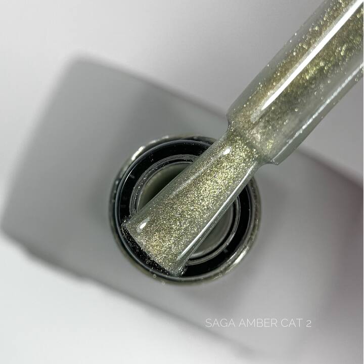 SAGA. Cat's Eye Gel Polish "Amber Cat", #02, 10 ml. Гель-лак "Котяче око" — SAGA, NAILSMADE