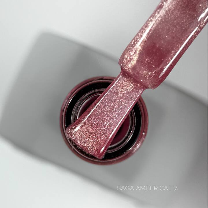 SAGA. Cat's Eye Gel Polish "Amber Cat", #07, 10 ml. Гель-лак "Котяче око" — SAGA, NAILSMADE