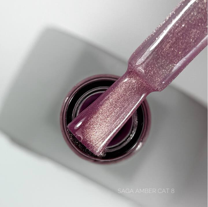 SAGA. Cat's Eye Gel Polish "Amber Cat", #08, 10 ml. Гель-лак "Котяче око" — SAGA, NAILSMADE