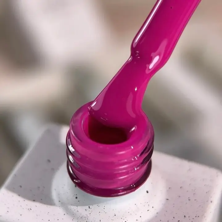 NOTD. Gel Polish, Dragonfruit, #211, 10 ml. Gel polish, violet-rose #3