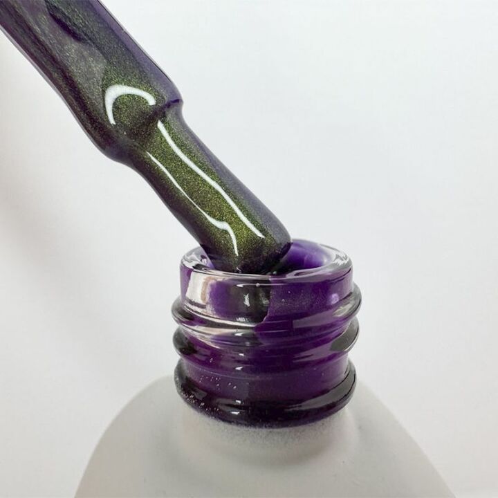 SAGA. Cat's Eye Gel Polish "Smoothie Cat", #02, 10 ml. Гель-лак "Котяче око" хамелеон #2