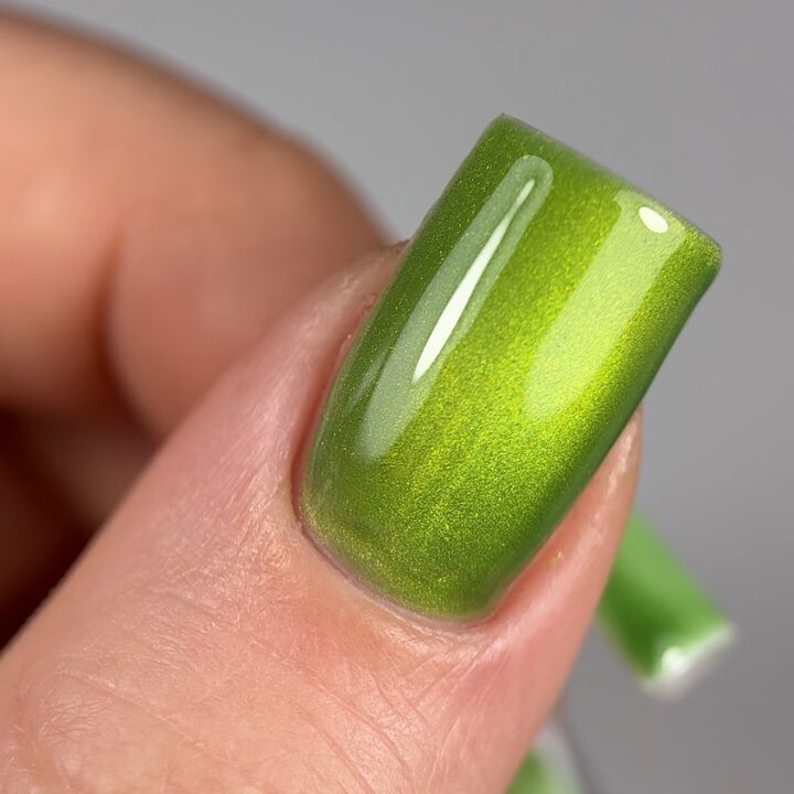 SAGA. Cat's Eye Gel Polish "Smoothie Cat", #05, 10 ml. Гель-лак "Котяче око" хамелеон #3