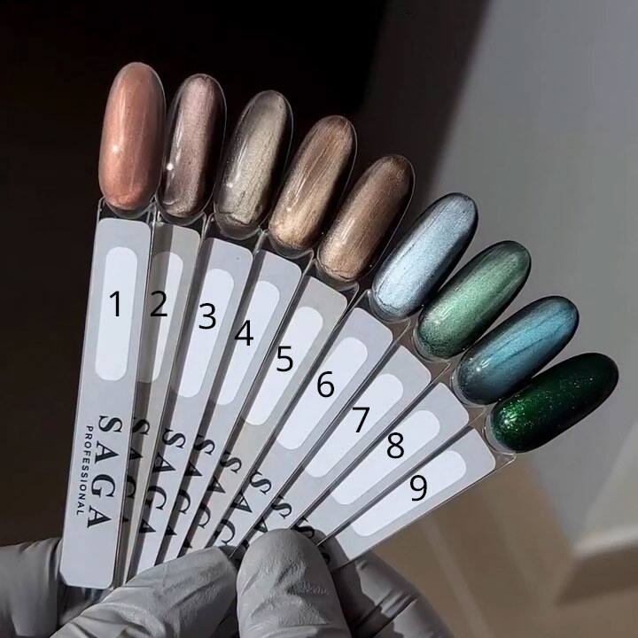 SAGA. Cat's Eye Gel Polish "Dream Cat", #04, 10 ml. Gel polish "Œil de chat" cristal #4