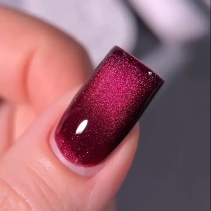 SAGA. Cat's Eye Gel Polish "Space Cat", #02, 10 ml. Гель-лак "Котяче око" #3