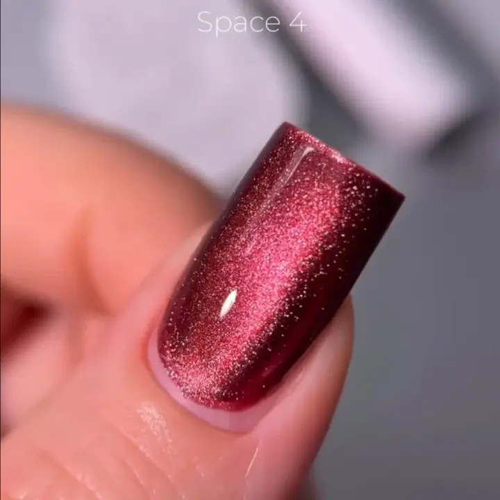 SAGA. Cat's Eye Gel Polish "Space Cat", #04, 10 ml. Гель-лак "Котяче око" #3