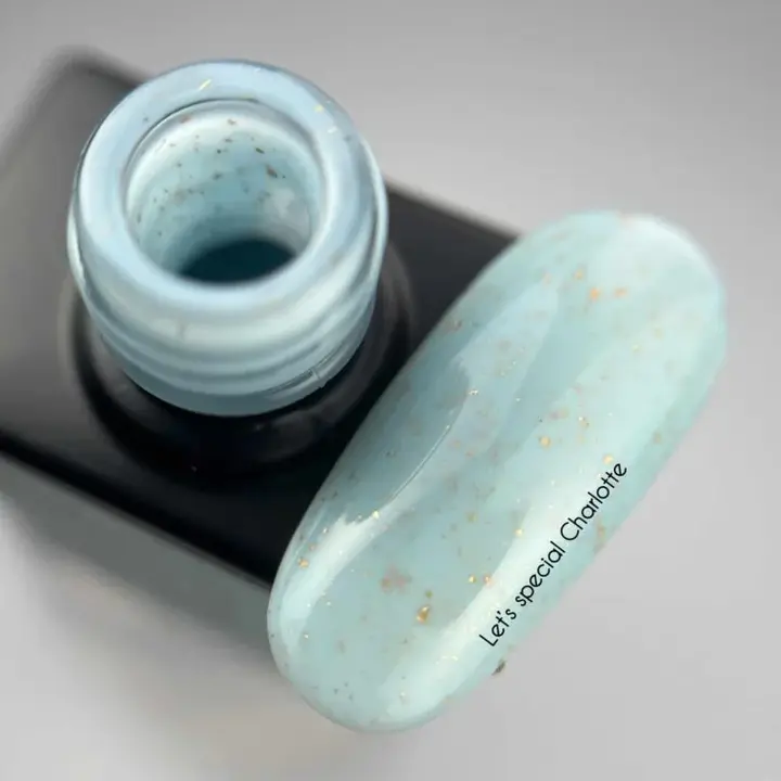 NOTD. Гель-лак Let's special Charlotte, #267, 10 ml, м'ятно-блакитний із золотою поталлю #2