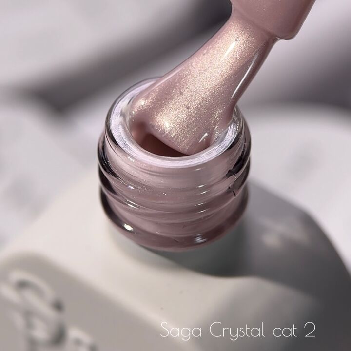 SAGA. Cat's Eye Gel Polish "Crystal Cat", #02, 10 ml. Гель-лак кришталеве "Котяче око" #1