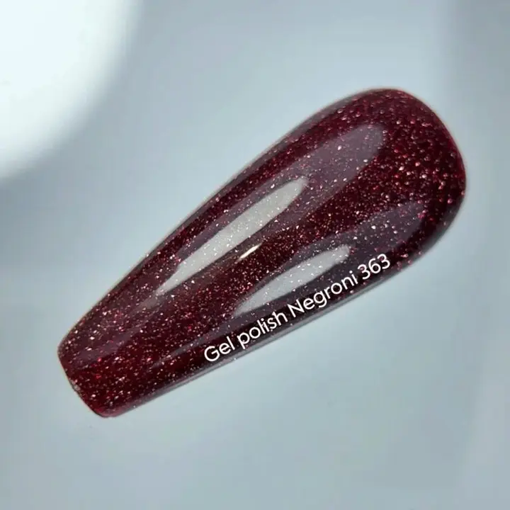 NOTD. Gel polish, Negroni, #363. Гель-лак світловідбиваючий, темно-бордовий #2