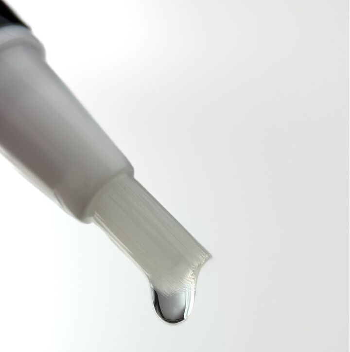 TOUCH. Cuticle Oil Pen, Strawberry Cream, 2.8 ml,  Олійка-олівець для кутикули з ароматом полуниці з вершками #3