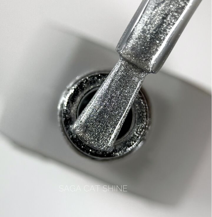 SAGA. Cat's Eye Gel Polish "Cat Shine", #01, Silver, 10 ml. Гель-лак "Котяче око", срібний #1