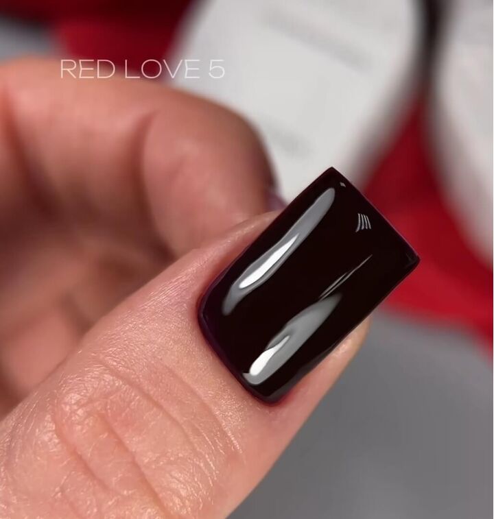 SAGA. Gel Polish "Love Red", #05, 10 ml. Гель-лак #3