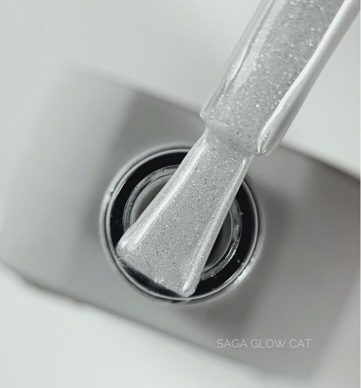 SAGA. Cat's Eye Gel Polish "Glow Cat", #09, 10 ml. Гель-лак "Котяче око" #1