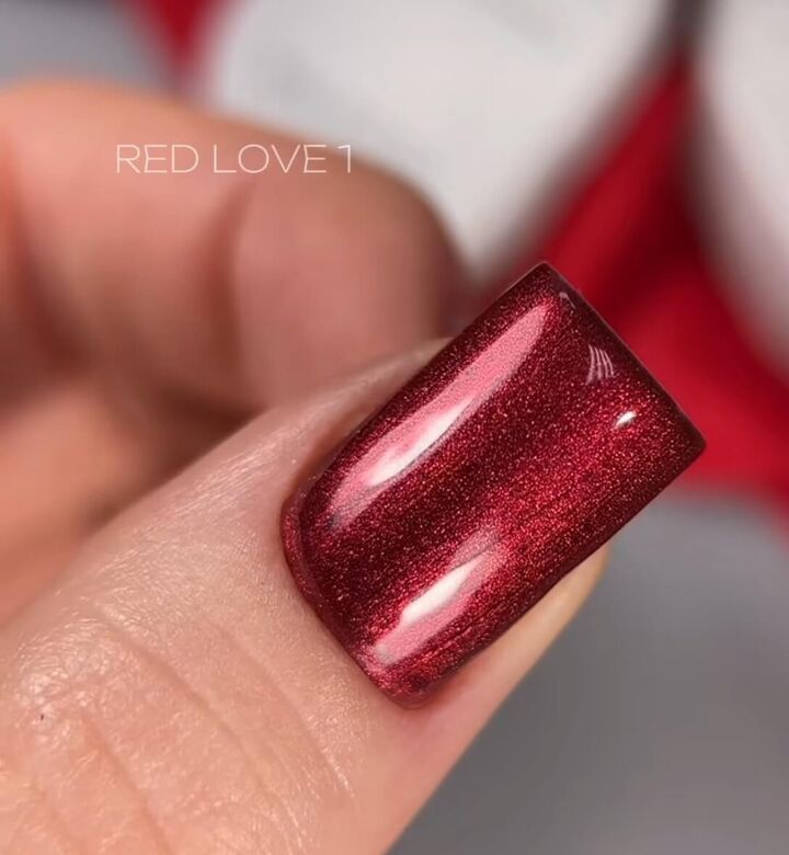 SAGA. Gel Polish "Love Red", #01, 10 ml. Гель-лак з шимером #3