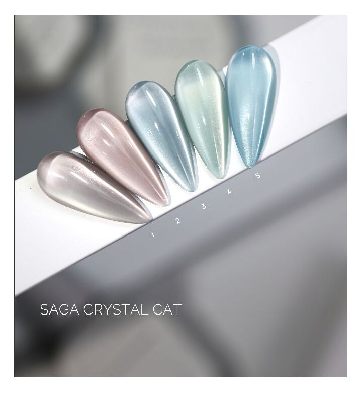 SAGA. Cat's Eye Gel Polish "Crystal Cat", #03, 10 ml. Гель-лак кришталеве "Котяче око" #3