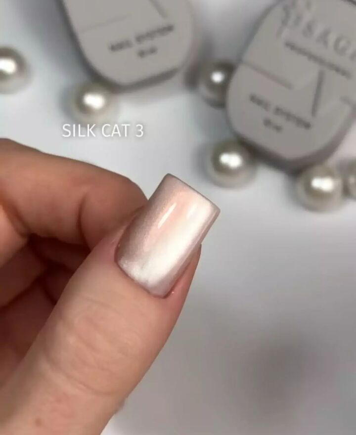 SAGA. Cat's Eye Gel Polish "Silk Cat", #03, 10 ml. Гель-лак "Котяче око" з перламутром #3