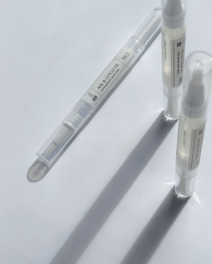 ADORE. Nail & Cuticle Oil, №3, 3 ml. Олія-олівець для нігтів та кутикули з нішевим ароматом #2