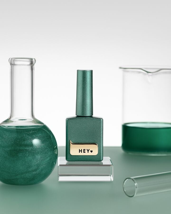 HEYLOVE. Cat's Eye Gel Polish, Elixir, 15 ml, gel polish "Ojo de gato", verde #2