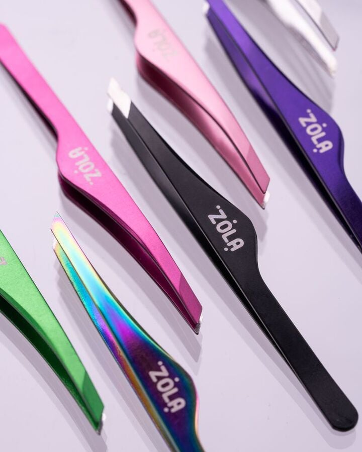 ZOLA. Eyebrow Tweezer, Light Pink. Пінцет скошений професійний для брів #4