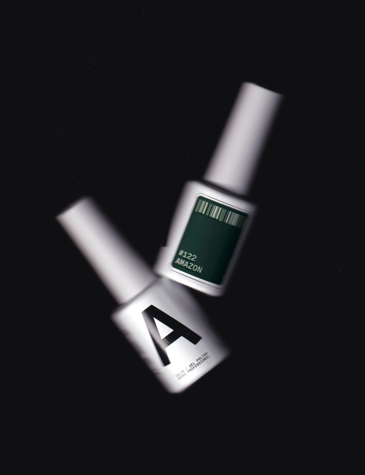 ADORE. Gel Polish, #122, Amazon, 12 ml. Lakier hybrydowy, czarno-zielony #3