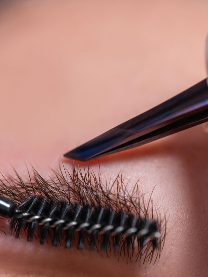 ZOLA. Eyebrow Tweezer "Premium Series". Black. Пінцет професійний для брів, чорний #5