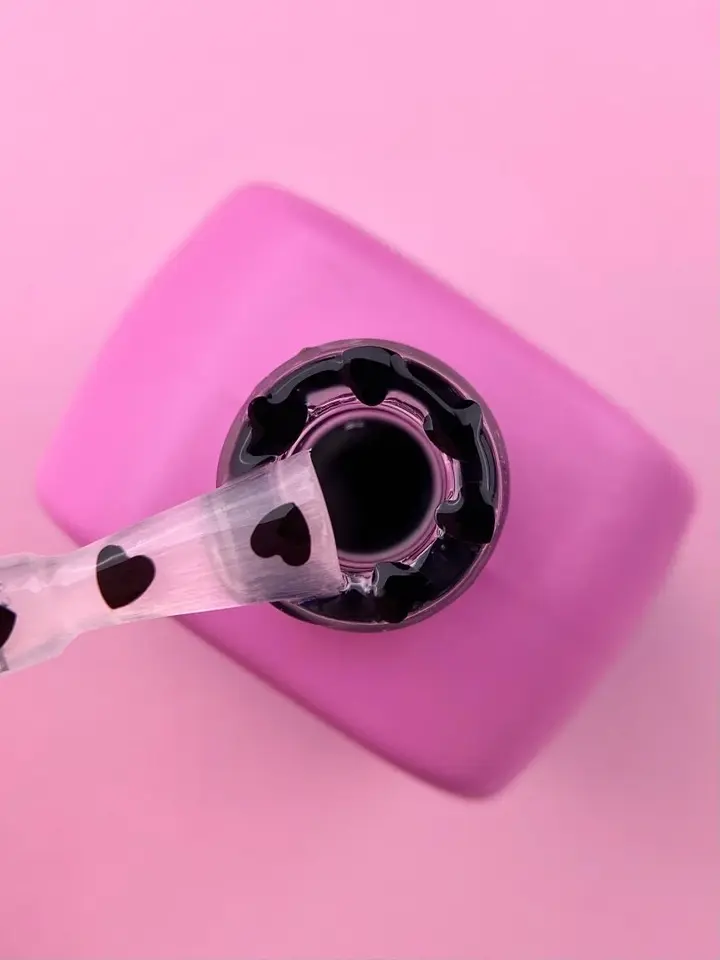 LUNAmoon. Black Romantic Top Coat, 13 ml, top com corações pretos #2