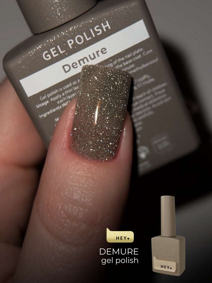 HEYLOVE. Reflective Gel Polish, DEMURE, 15 ml, gel polish, gris-beige con partículas reflectantes plateadas #2