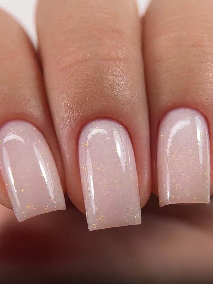 ELSE x Chillax. Tone top, glow Opal, #29, 12 ml. Топ із блиском опалу — ELSE, NAILSMADE